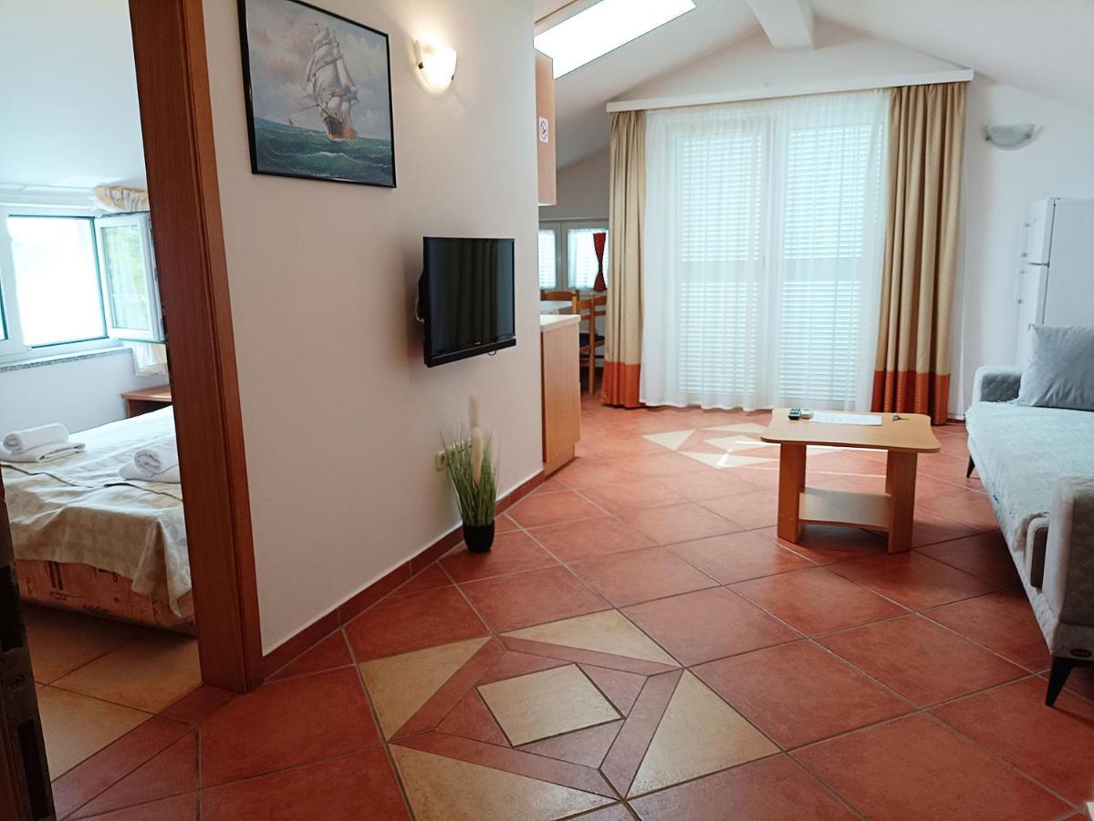 Villa Bionda Малинска Экстерьер фото